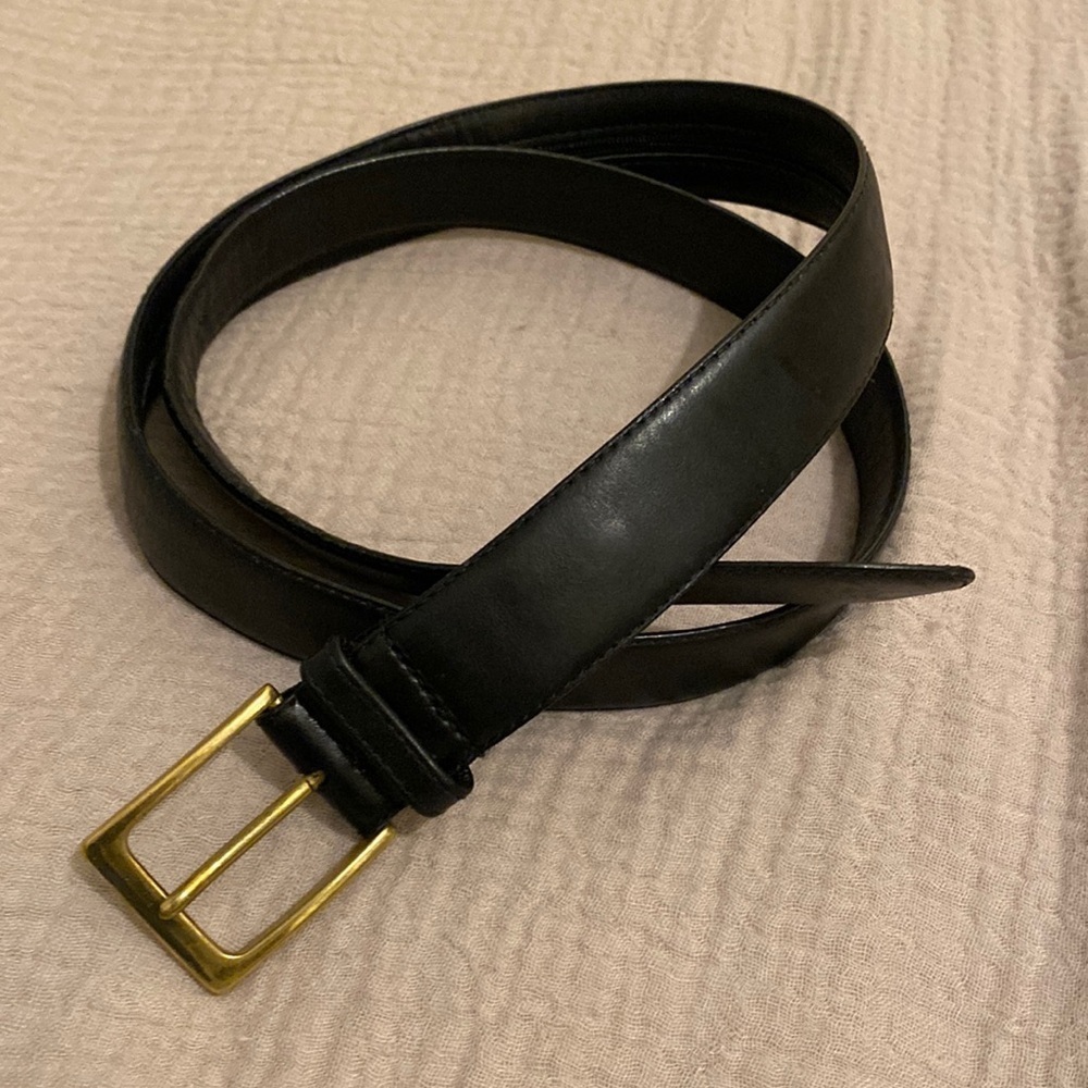 CHRISTOPHER HAYES GENUINE LEATHER BLACK BELT ( one side with zipper) Size 38